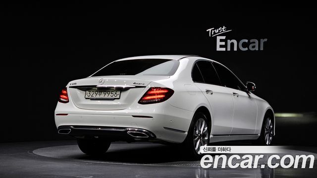 Mercedes-Benz E-Class (W213) E300 4MATIC Exclusive 2020 — фото 2