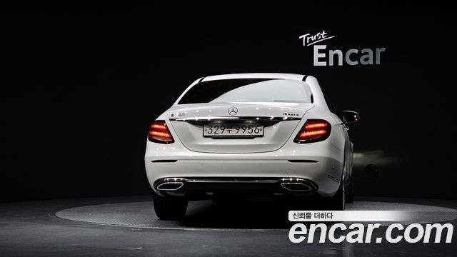 Mercedes-Benz E-Class (W213) E300 4MATIC Exclusive 2020 — фото 4