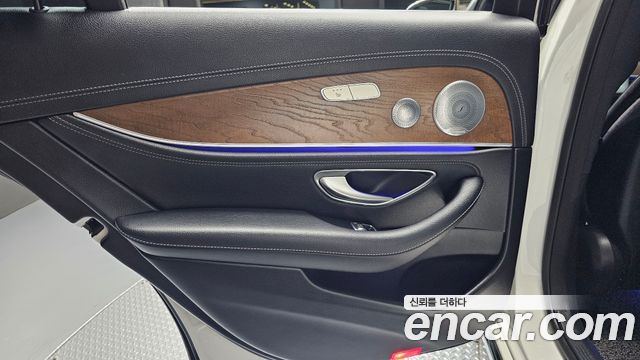 Mercedes-Benz E-Class (W213) E300 4MATIC Exclusive 2020 — фото 17