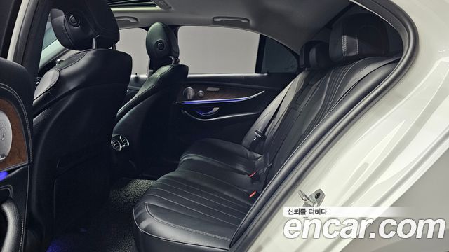 Mercedes-Benz E-Class (W213) E300 4MATIC Exclusive 2020 — фото 20