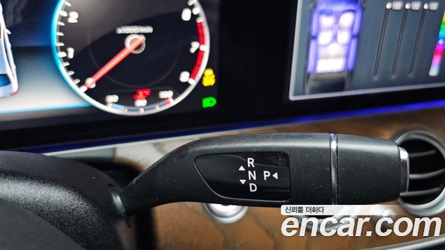 Mercedes-Benz E-Class (W213) E300 4MATIC Exclusive 2020 — фото 32