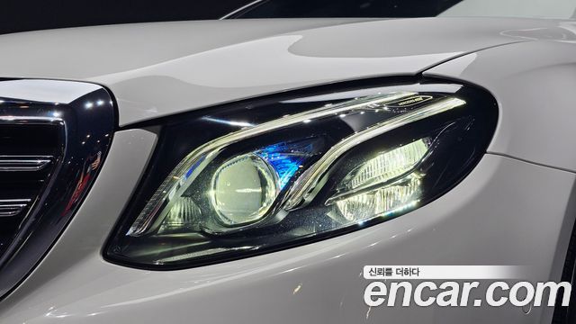 Mercedes-Benz E-Class (W213) E300 4MATIC Exclusive 2020 — фото 38