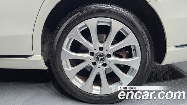 Mercedes-Benz E-Class (W213) E300 4MATIC Exclusive 2020 — фото 40
