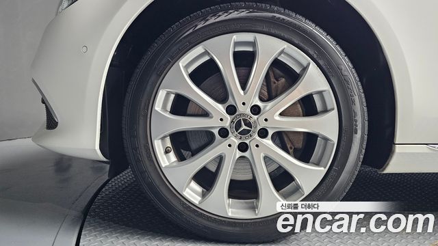 Mercedes-Benz E-Class (W213) E300 4MATIC Exclusive 2020 — фото 41