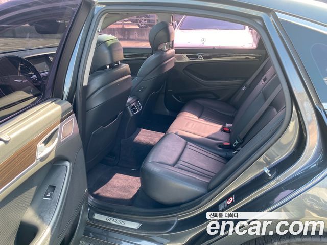 Genesis G80 3.3 GDI AWD Premium Luxury 2018 — фото 18