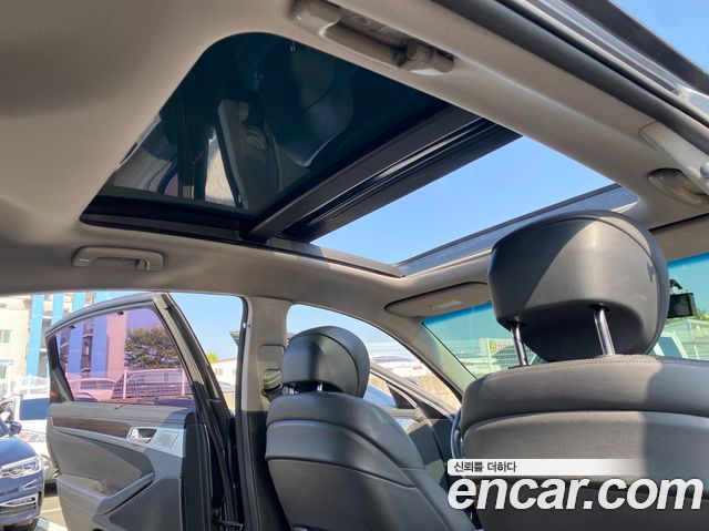 Genesis G80 3.3 GDI AWD Premium Luxury 2018 — фото 23