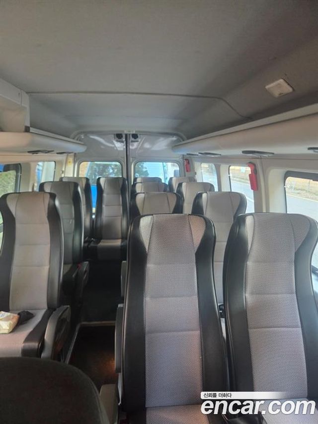 Renault Korea Master School Bus 15-Seater 2020 — фото 4