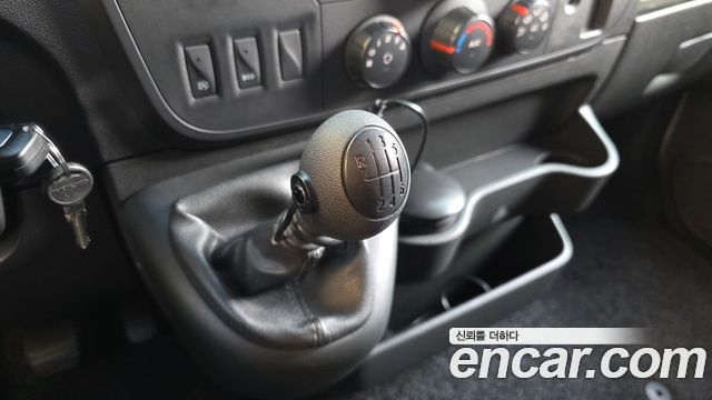 Renault Korea Master Camping car 2019 — фото 9