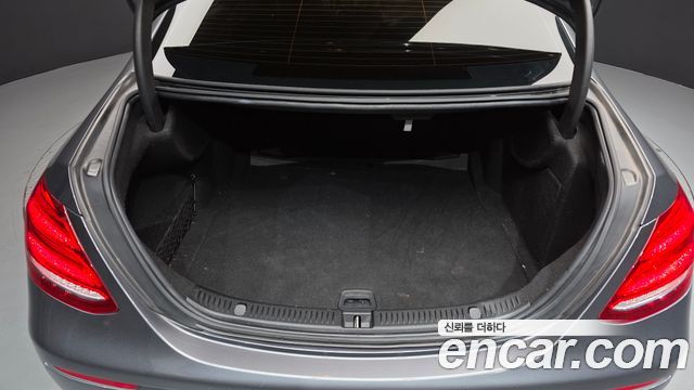 Mercedes-Benz E-Class (W213) E220d Exclusive 2018 — фото 20