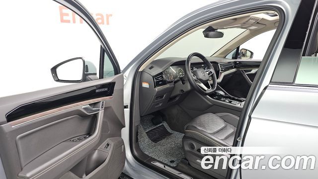 Volkswagen Touareg (III) 3.0 TDI Prestige 2021 — фото 10