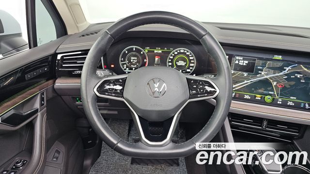 Volkswagen Touareg (III) 3.0 TDI Prestige 2021 — фото 13