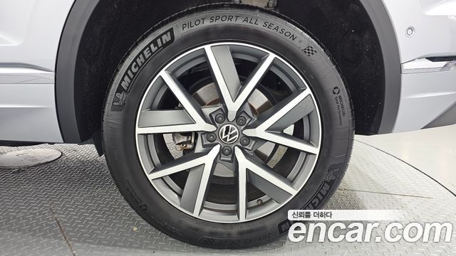 Volkswagen Touareg (III) 3.0 TDI Prestige 2021 — фото 21
