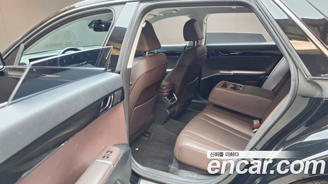 Hyundai Grandeur (GN7) 2,5 Gasoline 2WD Premium 2023 — фото 12