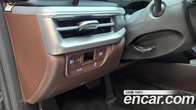 Hyundai Grandeur (GN7) 2,5 Gasoline 2WD Premium 2023 — фото 20