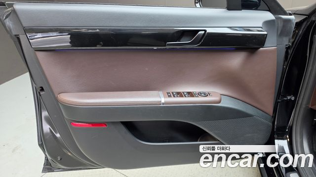 Hyundai Grandeur (GN7) 2,5 Gasoline 2WD Premium 2023 — фото 24
