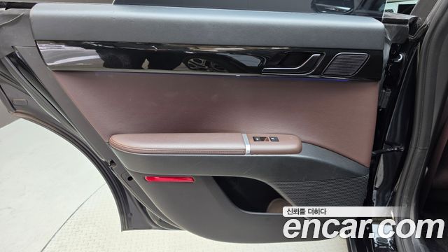 Hyundai Grandeur (GN7) 2,5 Gasoline 2WD Premium 2023 — фото 25