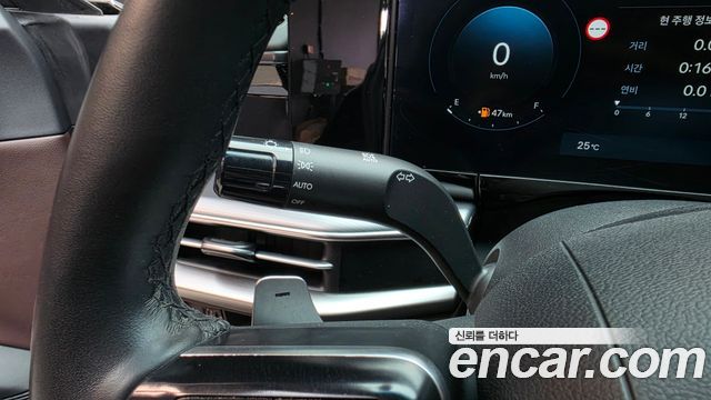 Hyundai Grandeur (GN7) 2,5 Gasoline 2WD Premium 2023 — фото 28