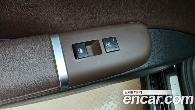 Hyundai Grandeur (GN7) 2,5 Gasoline 2WD Premium 2023 — фото 29