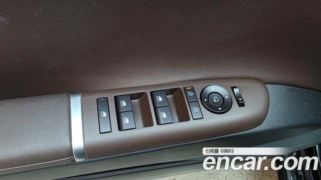 Hyundai Grandeur (GN7) 2,5 Gasoline 2WD Premium 2023 — фото 30