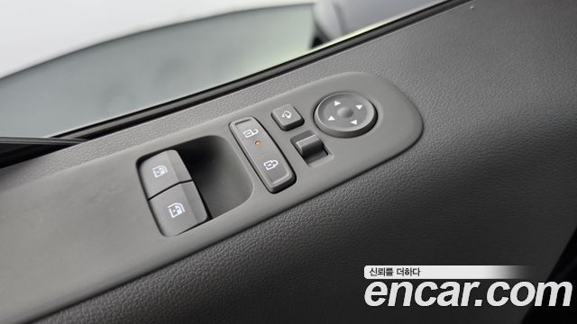 Hyundai Staria 4WD Lounge 9-Seater Inspiration 2025 — фото 32