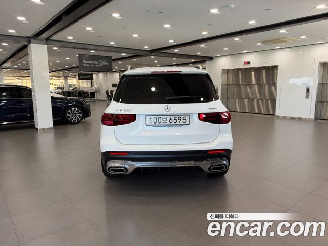 Mercedes-Benz GLB-Class (X247) GLB250 4MATIC 2025 — фото 7
