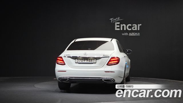 Mercedes-Benz E-Class (W213) E300e 4MATIC Exclusive 2020 — фото 4