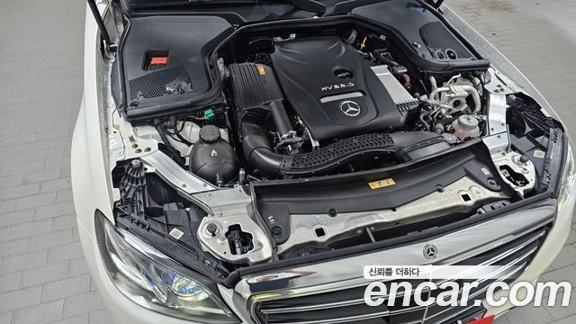 Mercedes-Benz E-Class (W213) E300e 4MATIC Exclusive 2020 — фото 6