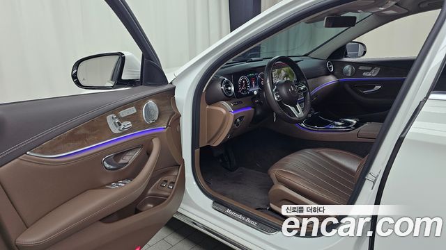 Mercedes-Benz E-Class (W213) E300e 4MATIC Exclusive 2020 — фото 10