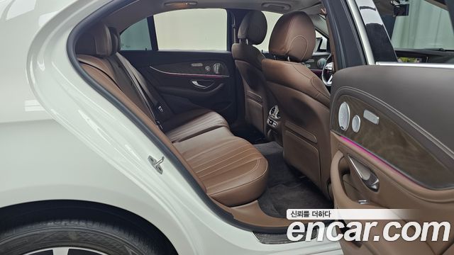 Mercedes-Benz E-Class (W213) E300e 4MATIC Exclusive 2020 — фото 11