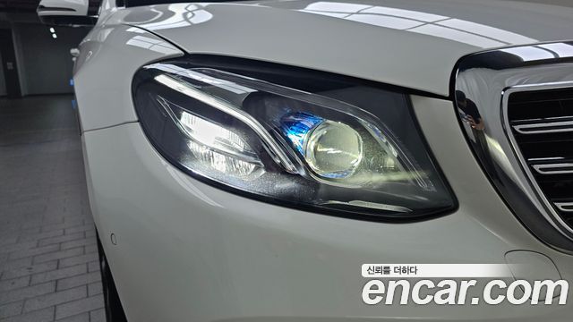 Mercedes-Benz E-Class (W213) E300e 4MATIC Exclusive 2020 — фото 22