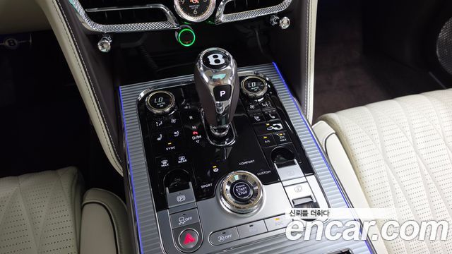 Bentley Flying Spur (III) 4.0 Azure 2023 — фото 9