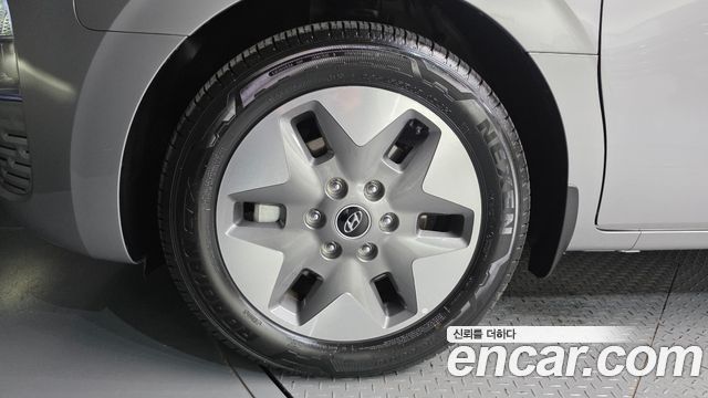 Hyundai Staria L3.5 Tourer 11-Seater Modern 2024 — фото 5