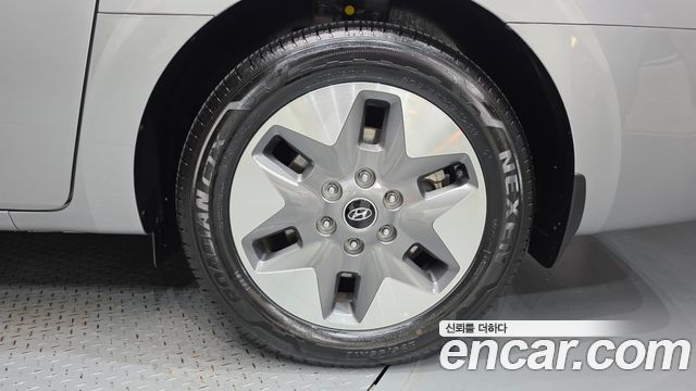 Hyundai Staria L3.5 Tourer 11-Seater Modern 2024 — фото 21