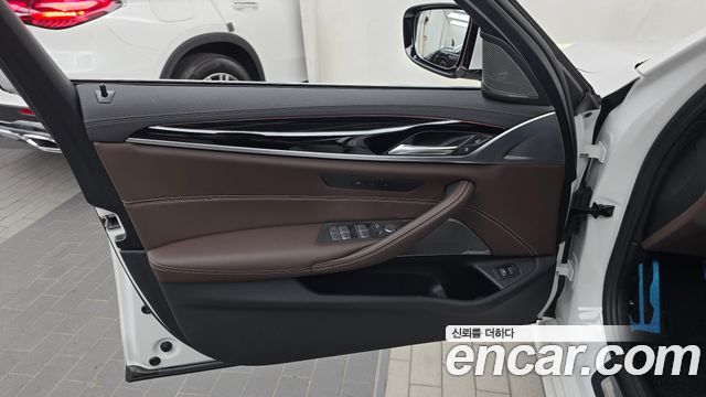 BMW 5 Series (G30) 530i M Sport Package 2022 — фото 24