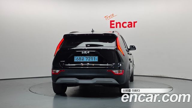 Kia Niro EV Air 2023 — фото 4