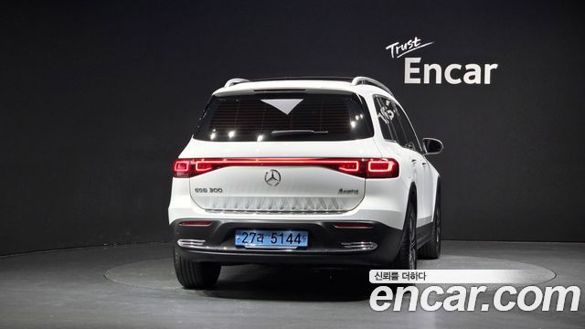 Mercedes-Benz EQB (X243) EQB300 4MATIC 2023 — фото 4