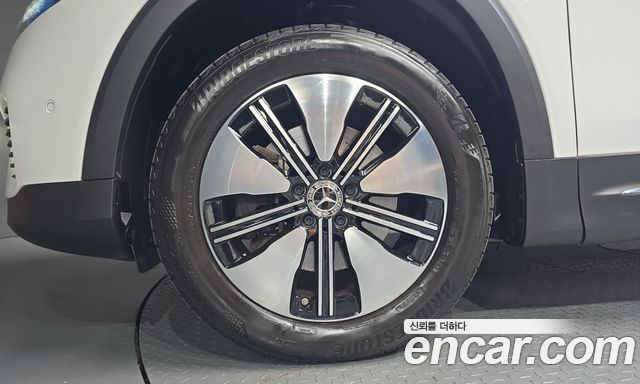 Mercedes-Benz EQB (X243) EQB300 4MATIC 2023 — фото 5