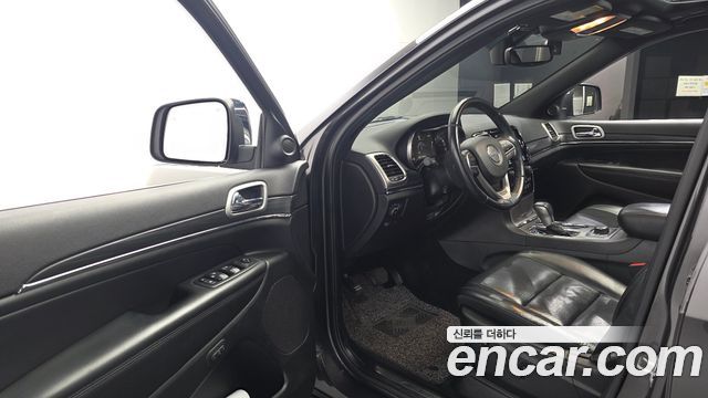 Jeep Grand Cherokee 3.6 Limited WK2 2019 — фото 10