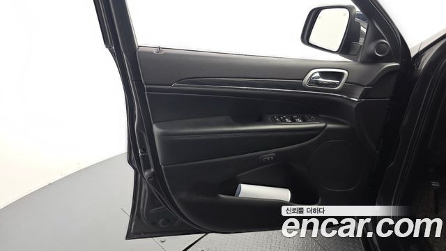Jeep Grand Cherokee 3.6 Limited WK2 2019 — фото 24