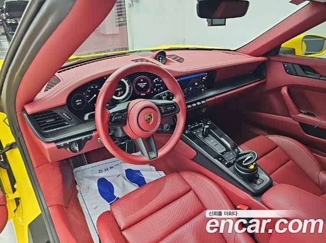 Porsche 911 (992) Carrera 4 GTS Cabriolet 2023 — фото 7