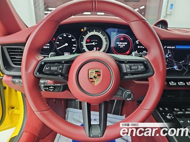 Porsche 911 (992) Carrera 4 GTS Cabriolet 2023 — фото 9