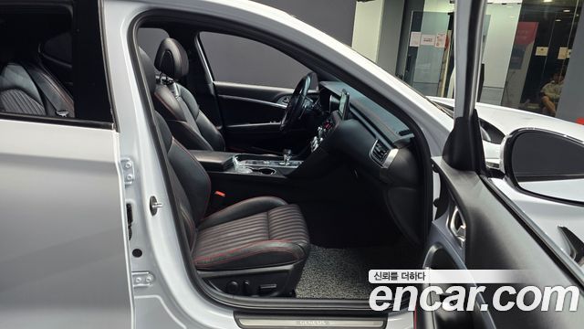 Genesis G70 2.0T AWD Sport Package 2019 — фото 11