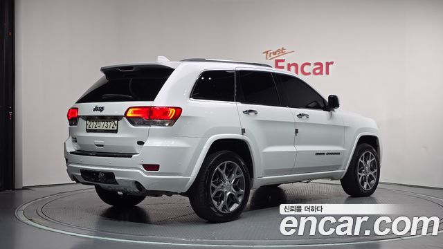 Jeep Grand Cherokee 3.0 Diesel Overland WK2 2020 — фото 2