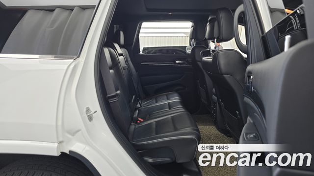 Jeep Grand Cherokee 3.0 Diesel Overland WK2 2020 — фото 15