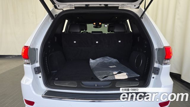 Jeep Grand Cherokee 3.0 Diesel Overland WK2 2020 — фото 22