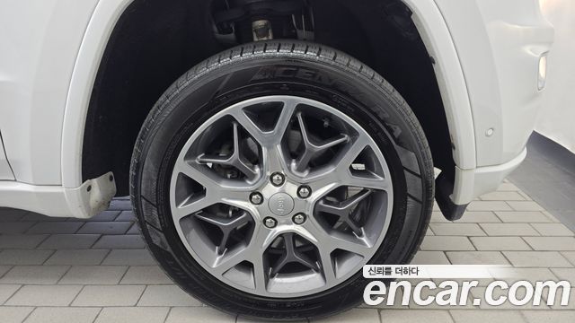 Jeep Grand Cherokee 3.0 Diesel Overland WK2 2020 — фото 27