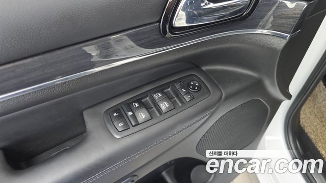 Jeep Grand Cherokee 3.0 Diesel Overland WK2 2020 — фото 35