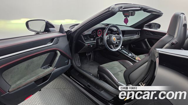 Porsche 911 (992) Carrera 4 GTS Cabriolet 2023 — фото 10