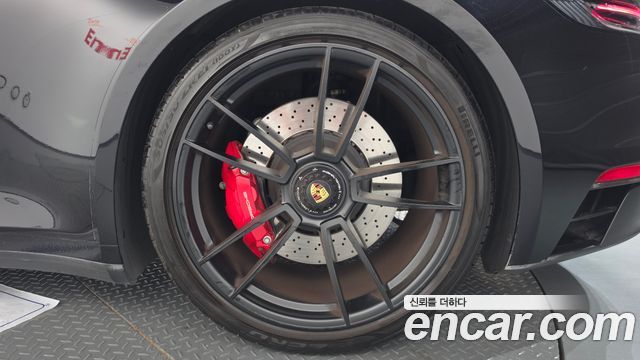 Porsche 911 (992) Carrera 4 GTS Cabriolet 2023 — фото 21