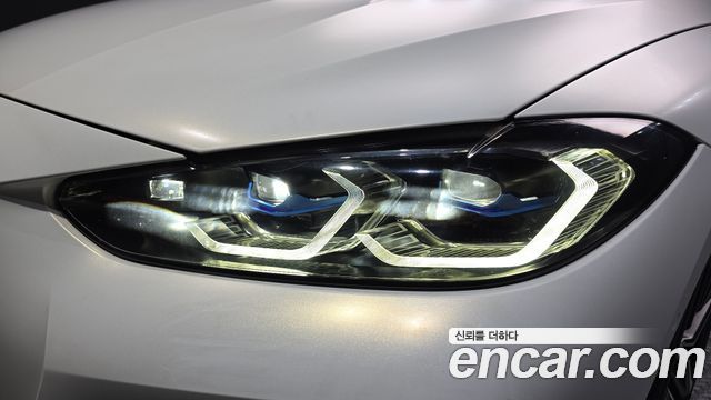 BMW 4 Series (G22) 420i M Sport Convertible 2024 — фото 22